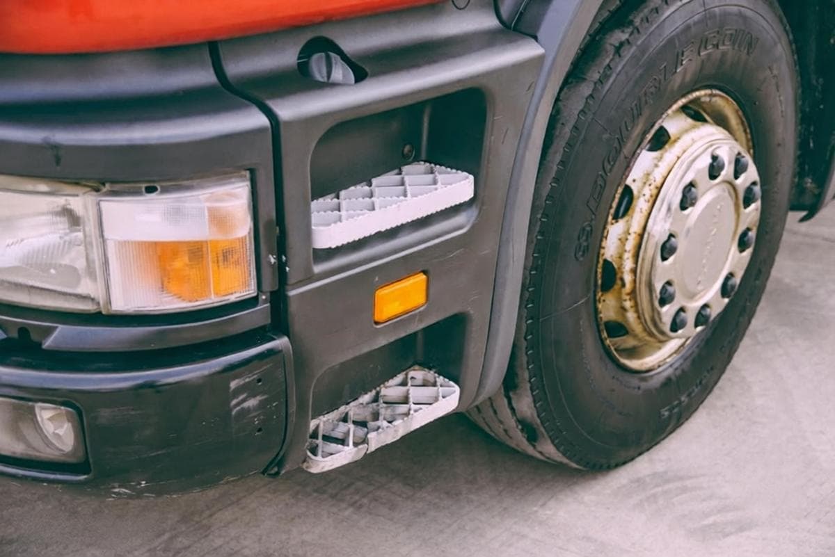 Heavy truck service context